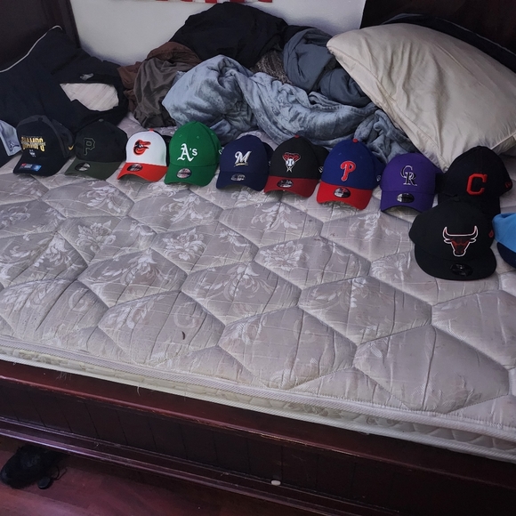 Bundle of new Hats - Picture 12 of 13